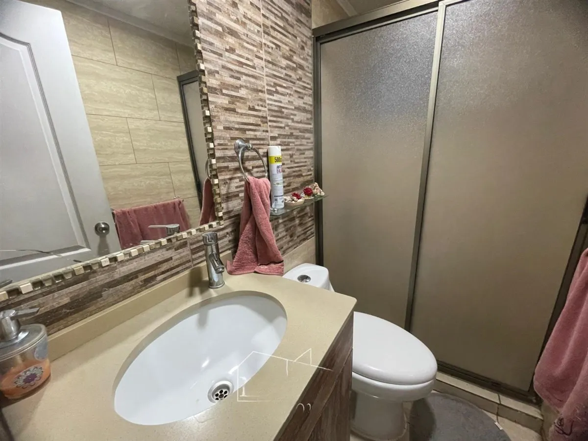 Imagen 5 de 7 de Casa Venta 5 Dormitorios, 2 Baños, Estacionamiento, Limache