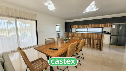 Casa En Venta En Araucarias, Puertos Escobar