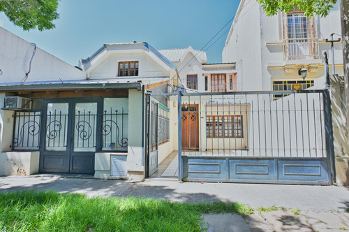 Casa En Venta 3 Dormitorios - Barrio Azcuenaga, Rosario