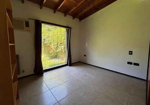 Casa En Venta - 1 Dormitorio 1 Baño - 55.80mts2 - City Bell
