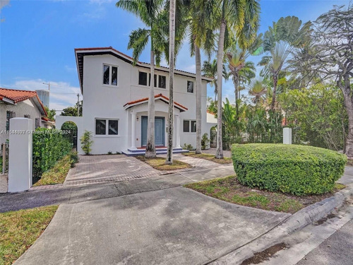 Espectacular Casa En Miami, Barrio The Roads, Cercano A Bric