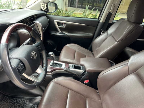 Imagem 9 de 15 de Toyota Hilux Sw4 4.0 Srx 4x4 7 Lugares V6 24v Gasolina 4p 20
