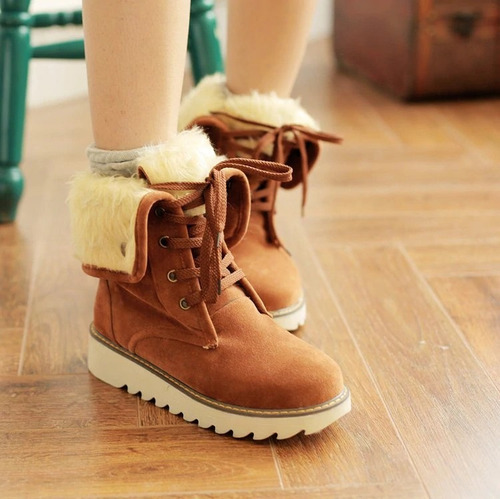 Botas Con Relleno Con Diseño Que Se Dobla. Plataforma. 24