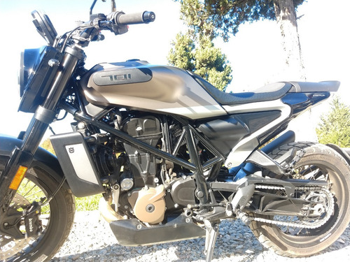 Husqvarna Svartpilen 701