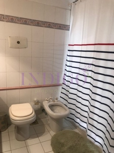 Muy Buena Casa En Venta En La Zona Mas Linda De Playa Mansa.- Ref: 409