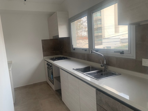 Departamento De 3 Ambientes Con Cochera A Estrenar En Bernal Centro