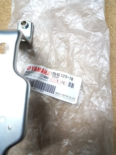 Imagen 3 de 3 de Soporte De Batería Original Yamaha Yfz450 Carburador.