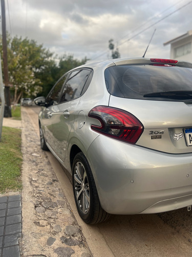 Peugeot 208 1.6 Feline