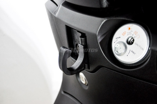 Imagen 6 de 15 de Sym Maxiscooter 300cc Citycom I Color Gris