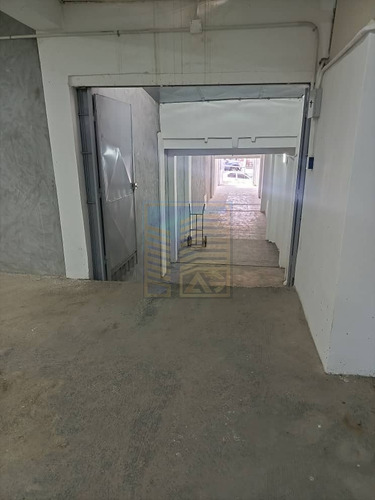 Catia Local En Alquiler (ld)