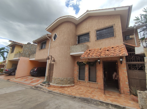 Imagen 3 de 11 de En Venta Townhouse En Urb. Barrio Sucre, Las Delicas, Maracay. 04124203381