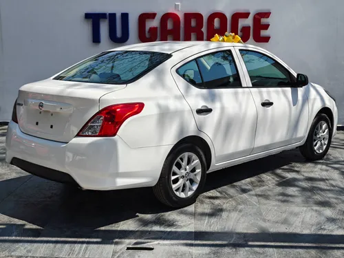 Nissan Versa 1.6 Drive Mt
