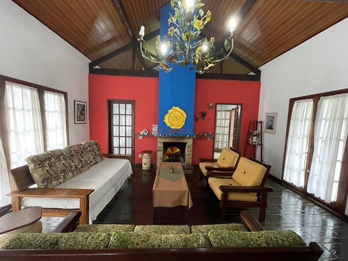 Imagem 1 de 9 de Casa Linear Com 3 Quartos Sendo 1 Suíte No Bom Retiro. Teresópolis-rj - Ca01052 - 34174505