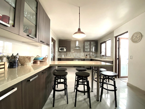 Casa Moderna En Venta, La Reserva