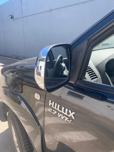 Camioneta Toyota Hilux Sr. 2.7 4x2, Negra