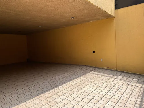 Casa En Venta Para Remodelar En Condominio En Irrigacion