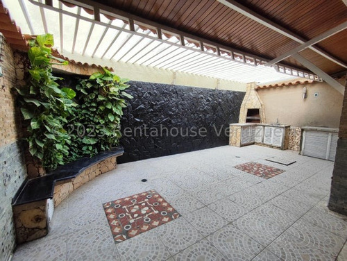Naudy Escalona & Maribel Morillo Asesores Inmobiliarios De Rentahouse Venden Excelente Casa En Zona Av. Intercomunal De Cabudare
