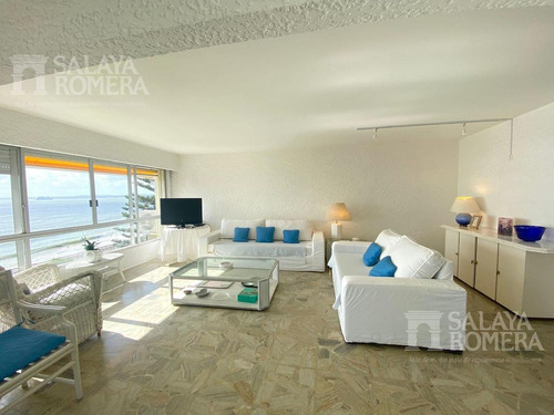 Imagen 4 de 16 de Venta Apartamento Edificio Malecon - 3d Servicio - Playa Mansa Ref:4204000
