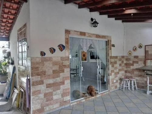Imagem 2 de 11 de Casa Em Itanhaém Com Edícula E Churrasqueira | 6354