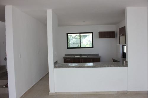 Imagen 3 de 30 de Casa En Renta En Privada Botánico, Conkal De 3 Recámaras, Pi