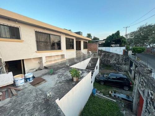 Casa En Venta En Burgos, Temixco, Morelos.