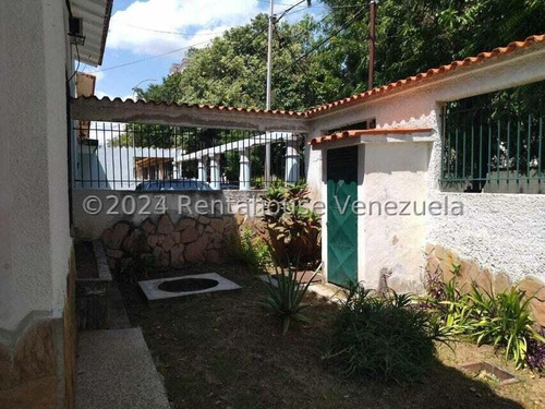 Casa Con Gran Potencial Para Remodelar. Apocos Metros De La Av Bolívar