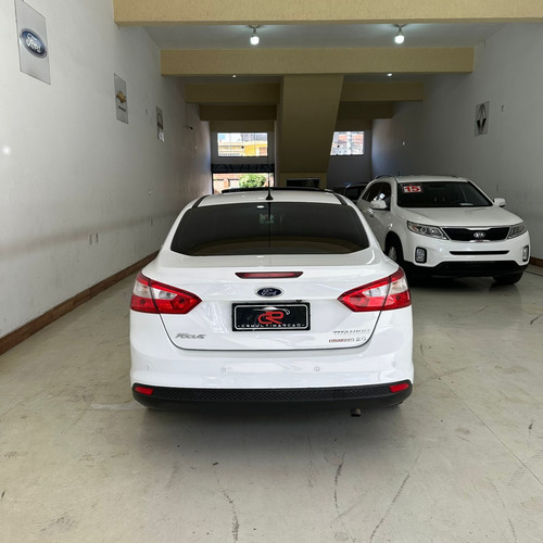Ford Focus 2.0 TITANIUM PLUS SEDAN 16V FLEX 4P POWERSHIFT