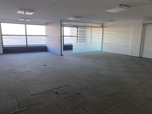 Venta Con Renta De Oficinas, Piso 10 En Marigot Office
