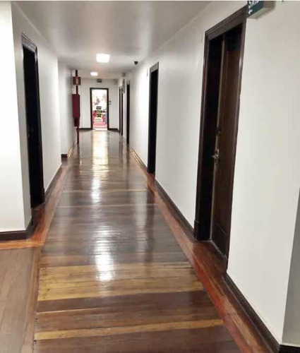 Sala Comercial Com Banheiro E Copa