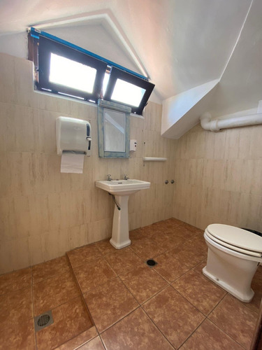 Imagen 25 de 28 de Alquiler De Espectacular Casa De Dos Pisos, En Bulevar España.