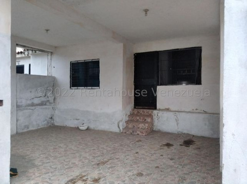 Imagen 19 de 30 de Casas En Venta La Puerta Cabudare Cod # 23-12696. Ideal Para Remodelar A Tu Gusto! Asesor Inmobiliario Katty Vasquez 412-1498654. Pide Tu Cita! Excelente Oportunidad De Negocio!