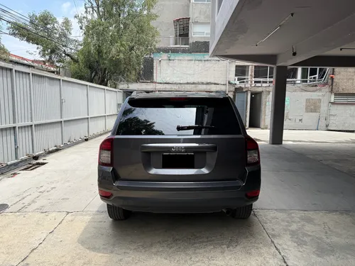 Jeep Compass Latitude FWD AUT