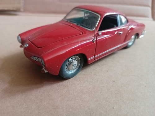 1967 Volkswagen Karmann Ghía Franklin Mint  1:24 Detalles