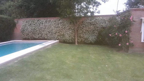 Casa A La Venta De 3 Dormitorios En Housing San Alfonso Ii.villa Allende Sobre Bodereau