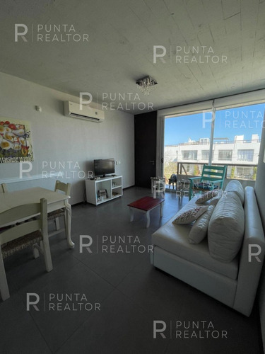 Excelente Apartamento En Alquiler En Manantiales, Punta Del Este, Uruguay