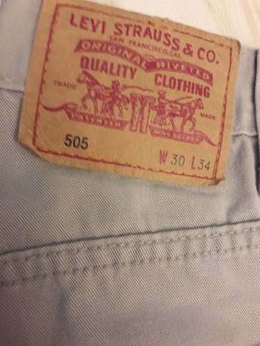 Bermuda De Jean Levis 505