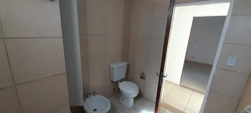 Casa Tipo Ph 3 Ambientes Muy Comodo En Castelar