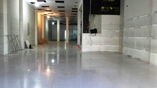 Hermoso Local 280 M2. Sobre Av. Cabildo 2400 Sin Expensa