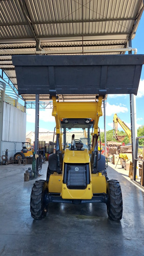 Carregadeira New Holland B110b 2020 4x4 Caç.1m3 7.2t.1º Dono