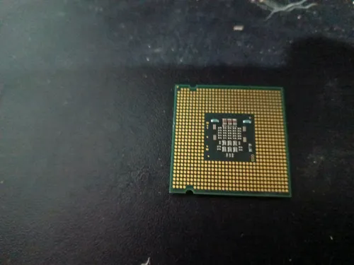 Micro Intel Corel 2 Duo E 400 De 2.40 Ghz 2 M 88/86-q8 A 373 (Usado)
