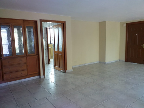 Imagen 2 de 14 de Apartamento En Obarrio,cbe -130mts2 , $800.00usd Renovado