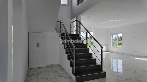 Casa En Venta En Terravista, General Rodríguez