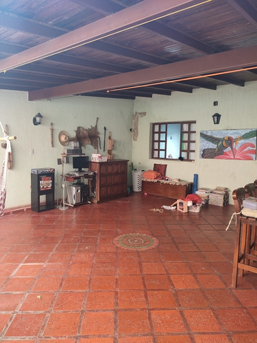 Imagen 10 de 25 de Amplió Town House En Llano Alto