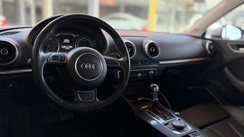 Audi A3 1.8 Sedán Attraction At