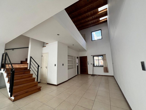 Venta Departamento Tipo Duplex, Alto Dorrego Gllén