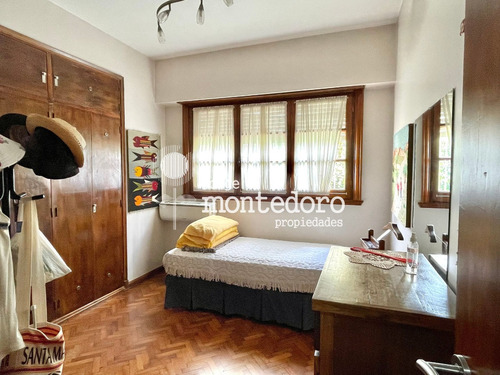 Impecable Chalet 5 Ambientes, En Venta. Haedo Centro Sur. Haedo Chico.