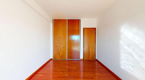 Departamento En Venta - 2 Dormitorios 1 Baño - Cochera - 85mts2 - La Plata