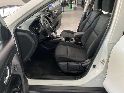 Nissan X-Trail 2.5 Sense 2 Row Cvt