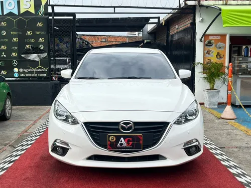 Mazda 3 TOURING 2.0 AT