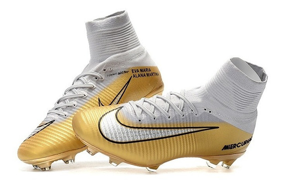 zapatos de futbol nike dorados
